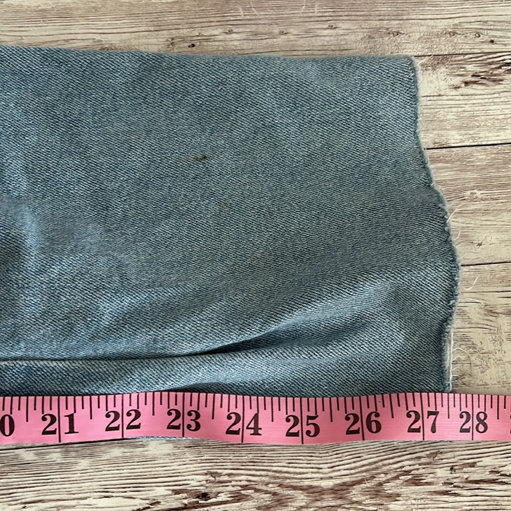 Hollister Ultra High Rise Vintage Straight Distressed Light Wash Jeans - Picture 12 of 13